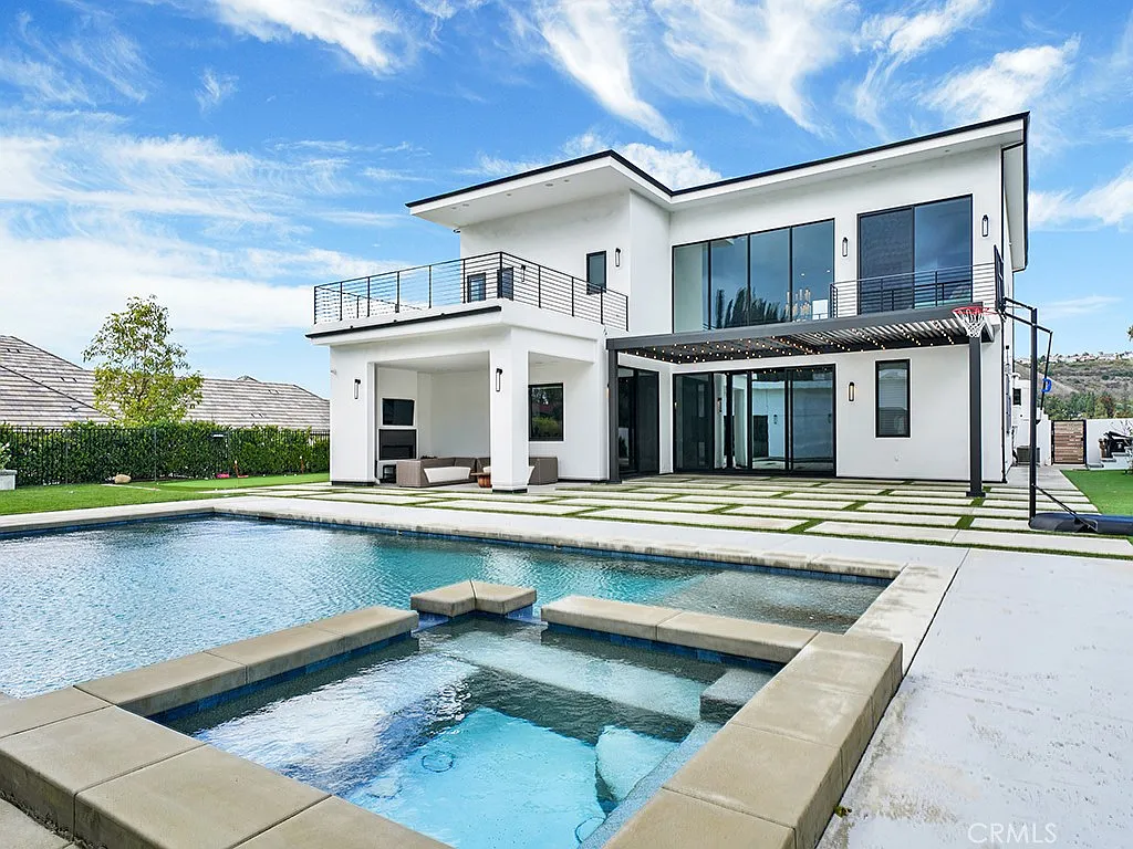 Villa Park Residential gallery image