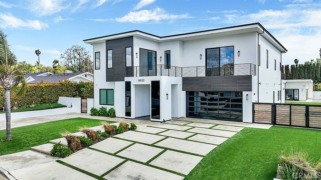 Villa Park Residential gallery image