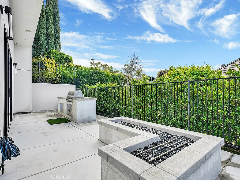 Villa Park Residential gallery image